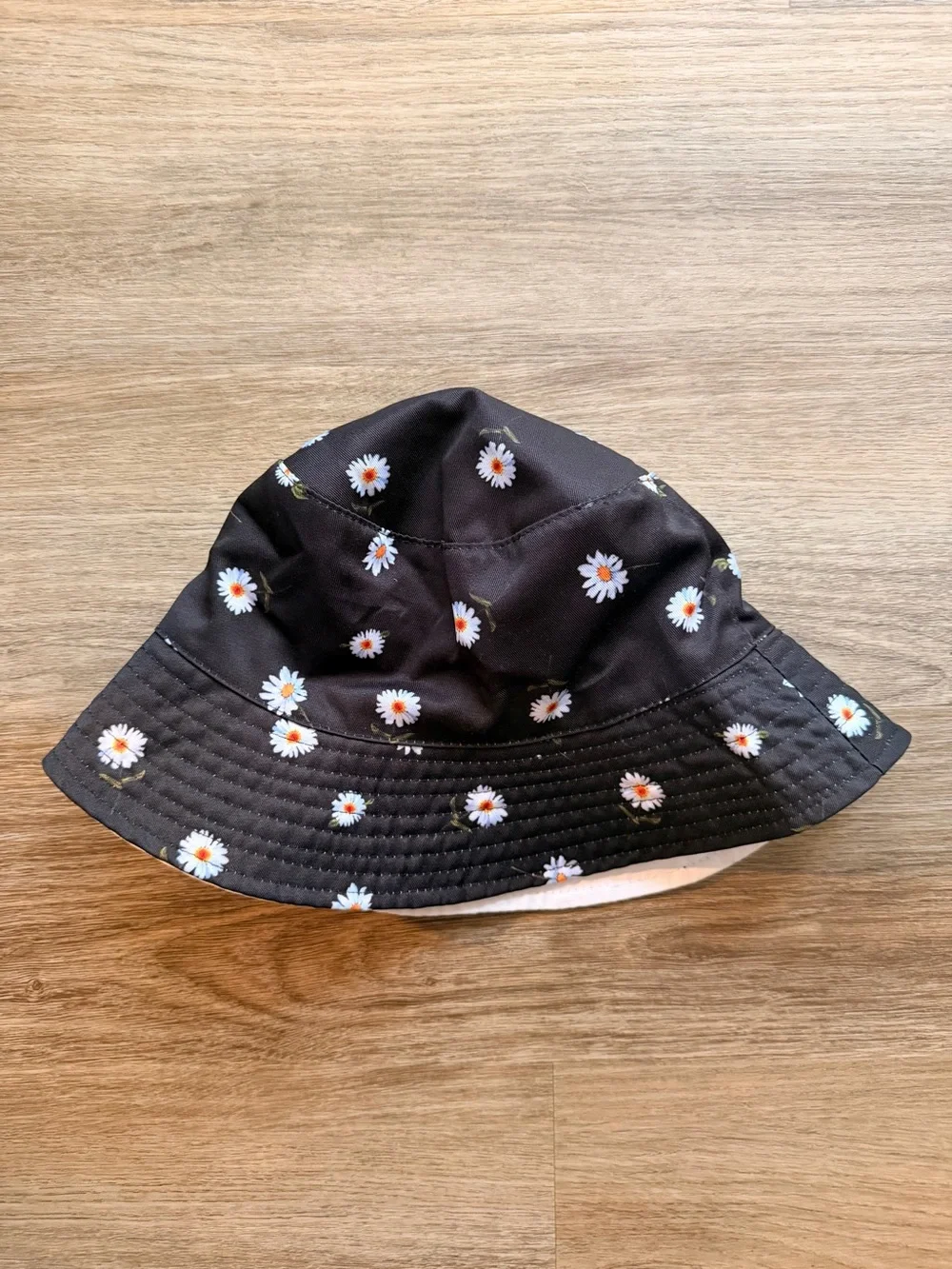 FabFitFun Reversible Bucket Hat - Picture 2 of 2